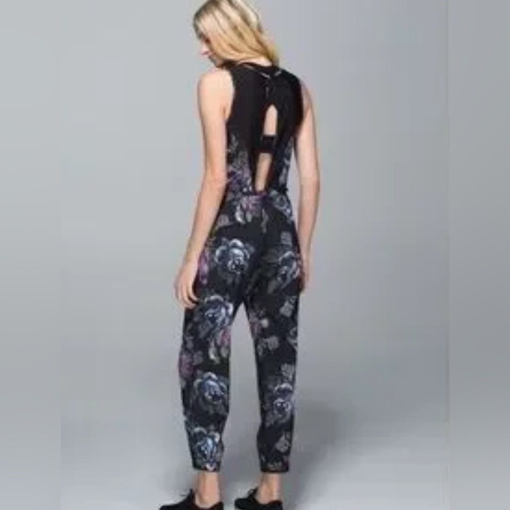 Lululemon party onsie in navy paint